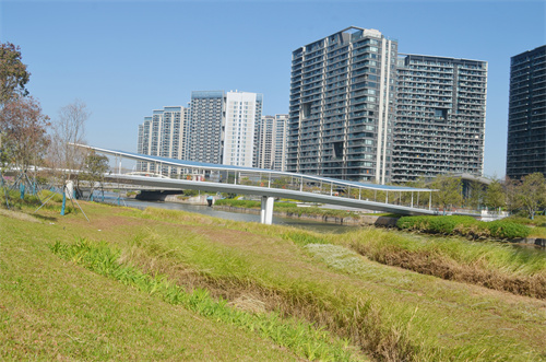 輕盈飄逸，ETFE人行天橋為城市增添一道璀璨風景線